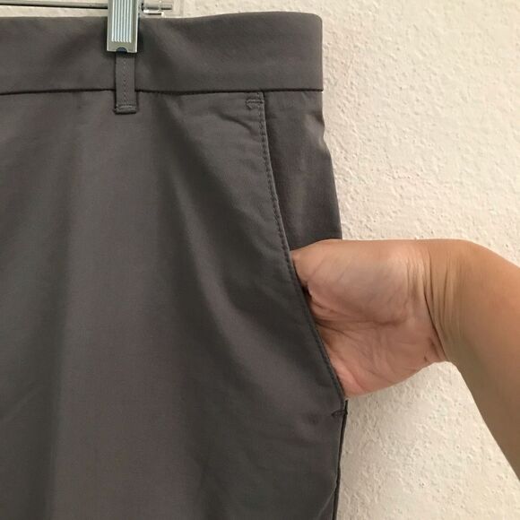 Izod flat front light gray shorts 40 - Picture 3 of 7